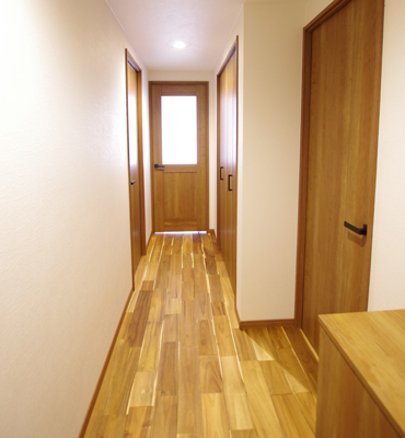 緑いっぱいの家